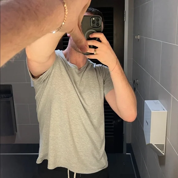 Adidas Gray T-Shirt - Picture 5 of 11